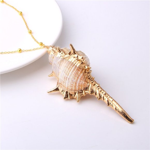 LiveChicStyle Jewelry - Boho Handmade Natural Gold Dipped Shell Necklace